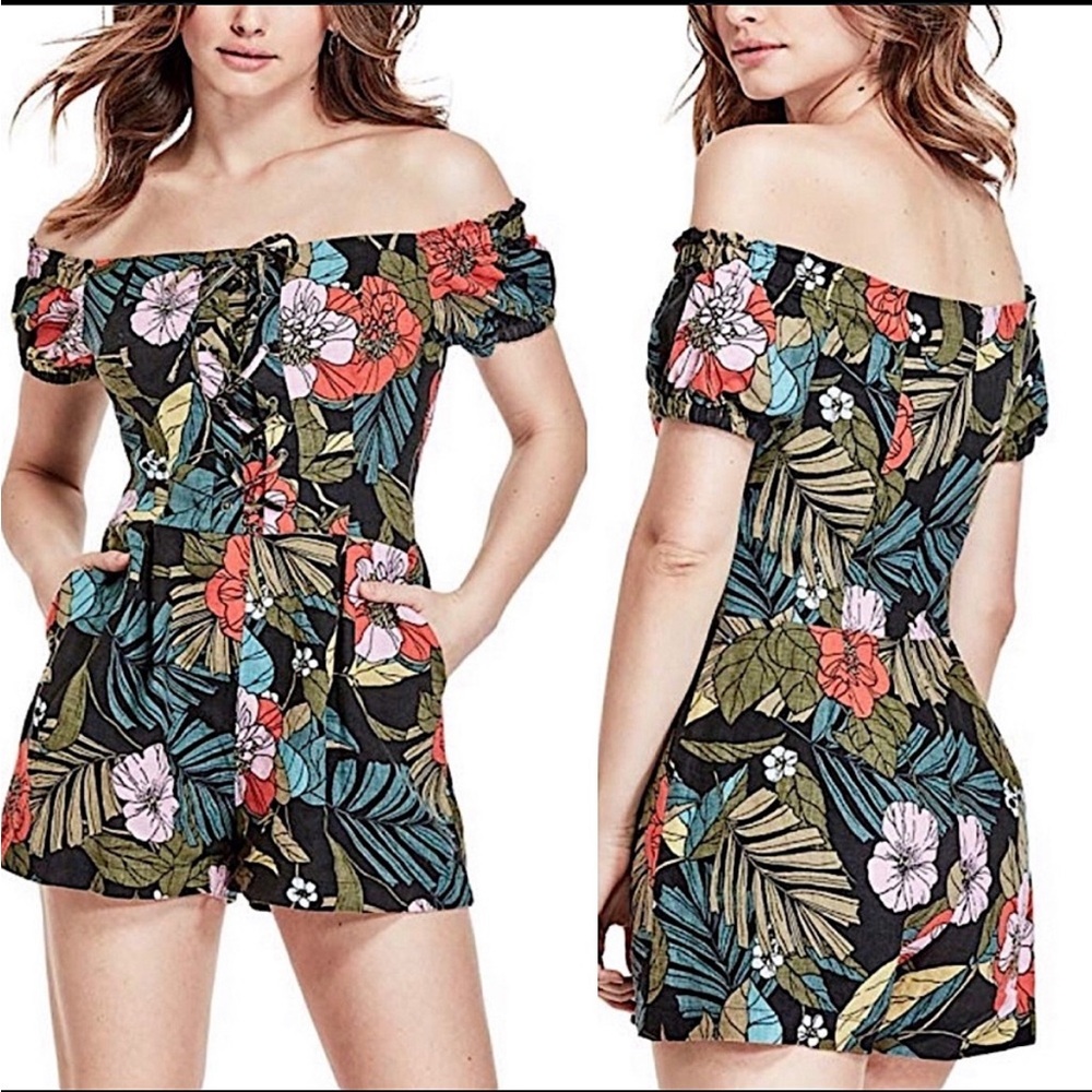 Guess black tropical  jumpsuit shorts size 6‎